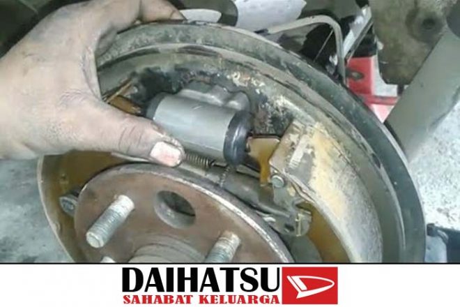 Animasi Bongkar Pasang Kampas Rem Tromol - Daihatsu Sahabat Keluarga